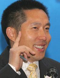 中央電視臺廣告經(jīng)濟信息中心主任、經(jīng)濟頻道總監(jiān)郭振璽