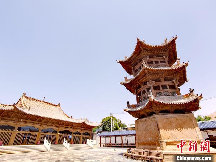圖為阿河灘清真寺局部。 張?zhí)砀?攝 圖為阿河灘清真寺局部。 張?zhí)砀?攝
