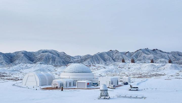 2023年12月14日拍攝的甘肅省金昌市“火星1號基地”雪后景象。新華社發(fā)(李婷 攝) 2023年12月14日拍攝的甘肅省金昌市“火星1號基地”雪后景象。新華社發(fā)(李婷 攝)