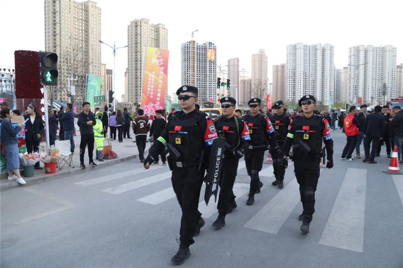 臨夏特警亮相2025河州牡丹文化嘉年華