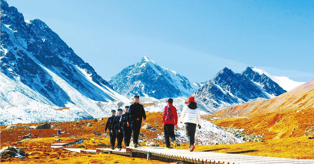 肅南安局“空巡+地巡”提升景區治安管控水平